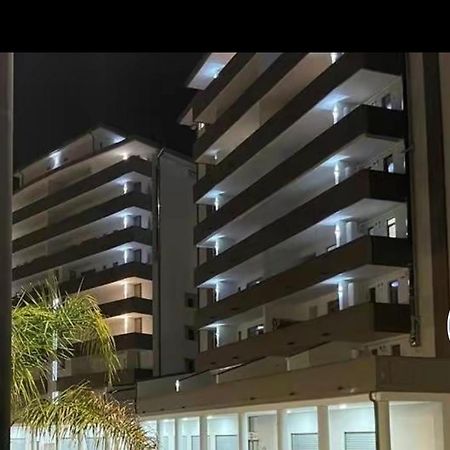 Hotel Эболи Экстерьер фото