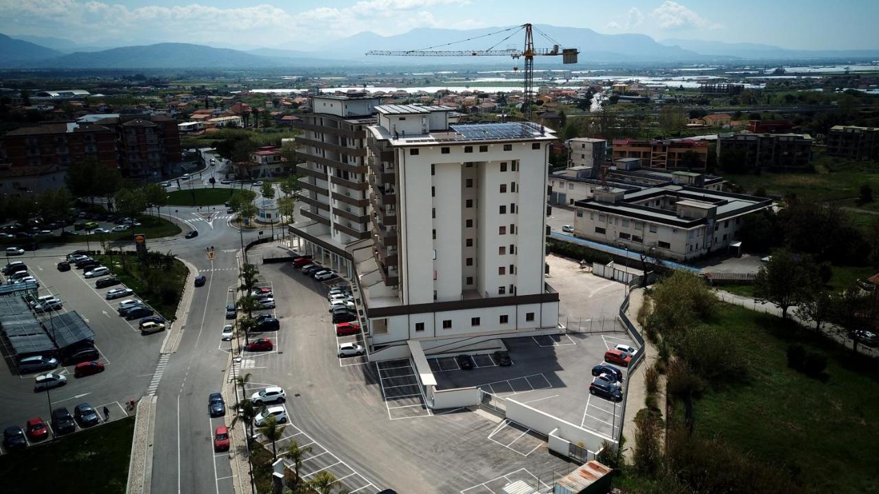 Hotel Эболи Экстерьер фото