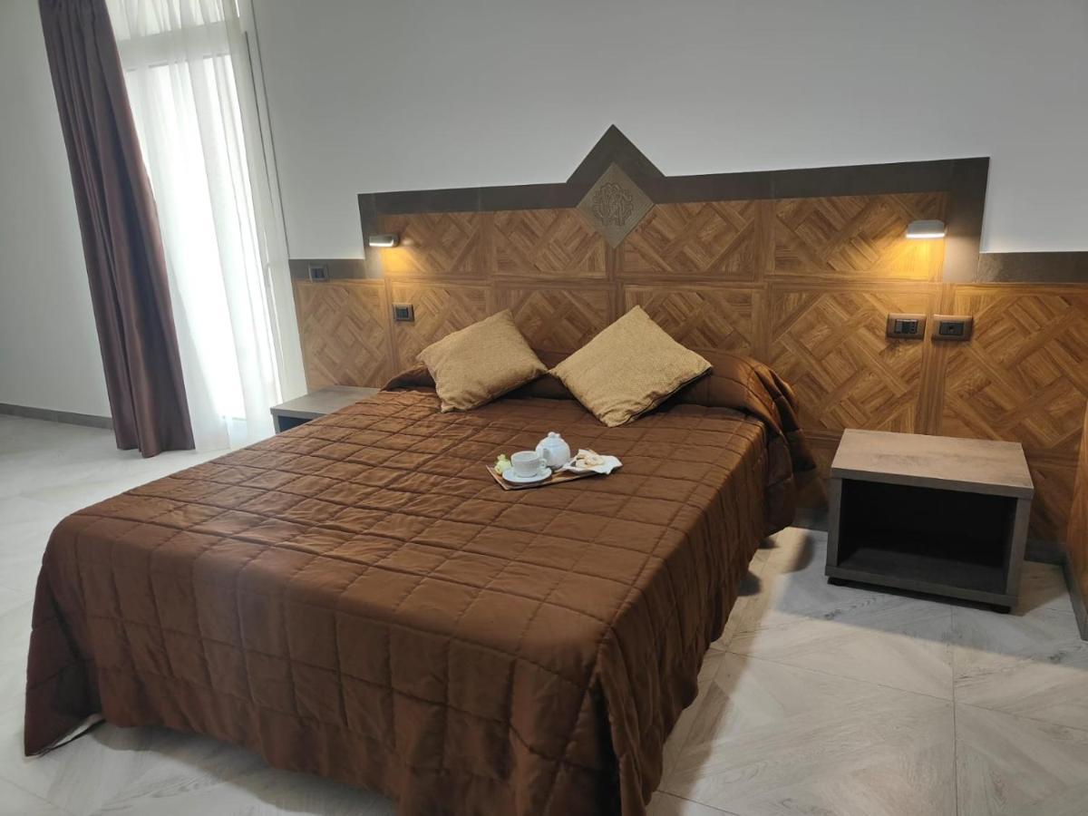 Hotel Эболи Экстерьер фото
