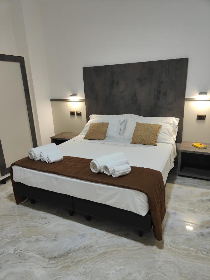 Hotel Эболи Экстерьер фото